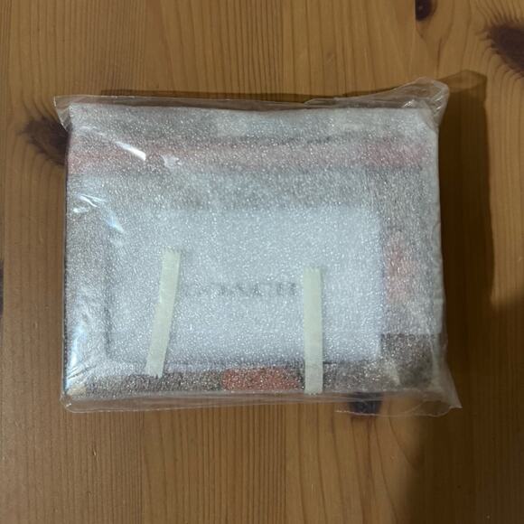 NWT 🍊Coach Mini Skinny Id Case In Signature Canvas With Orange Print - Picture 5 of 5